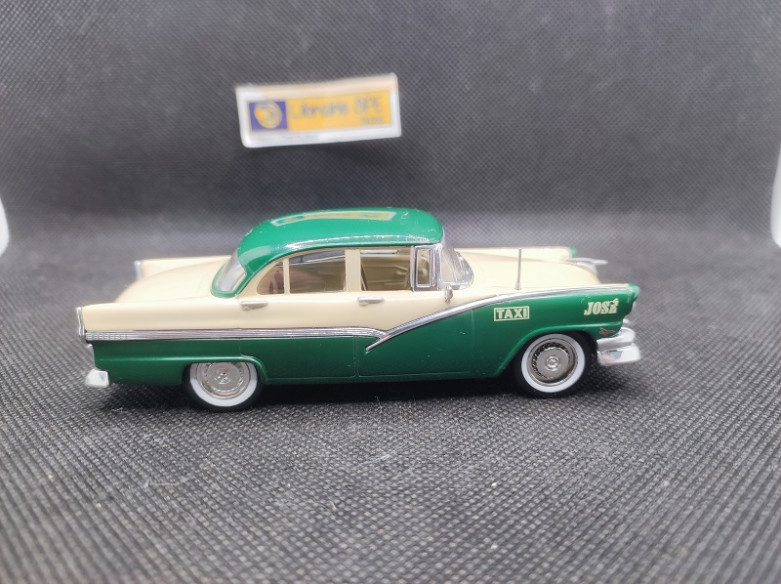 FORD FAIRLANE "TAXI LA HAVANE" 1956 - ALTAYA - N° 6 - 1/43 | Ford Fairlane "Taxi La Havane" de 1956 - 6 |