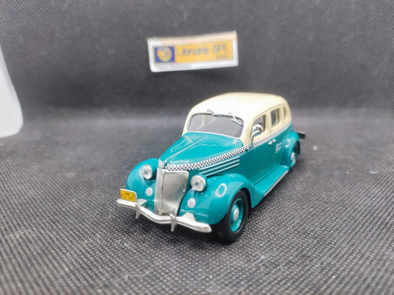 FORD V8 TAXI CHICAGO 1936 - ALTAYA - N° 15 - 1/43 | Ford V8 Taxi Chicago de 1936 - 15 |