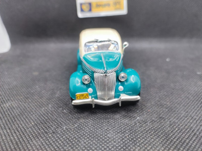 FORD V8 TAXI CHICAGO 1936 - ALTAYA - N° 15 - 1/43 | Ford V8 Taxi Chicago de 1936 - 15 | 2