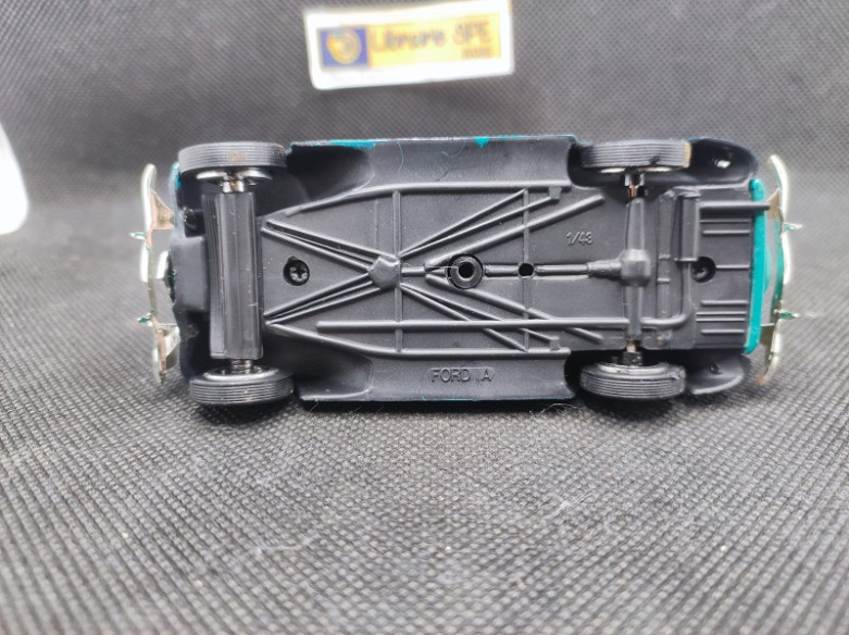 FORD V8 TAXI CHICAGO 1936 - ALTAYA - N° 15 - 1/43 | Ford V8 Taxi Chicago de 1936 - 15 |