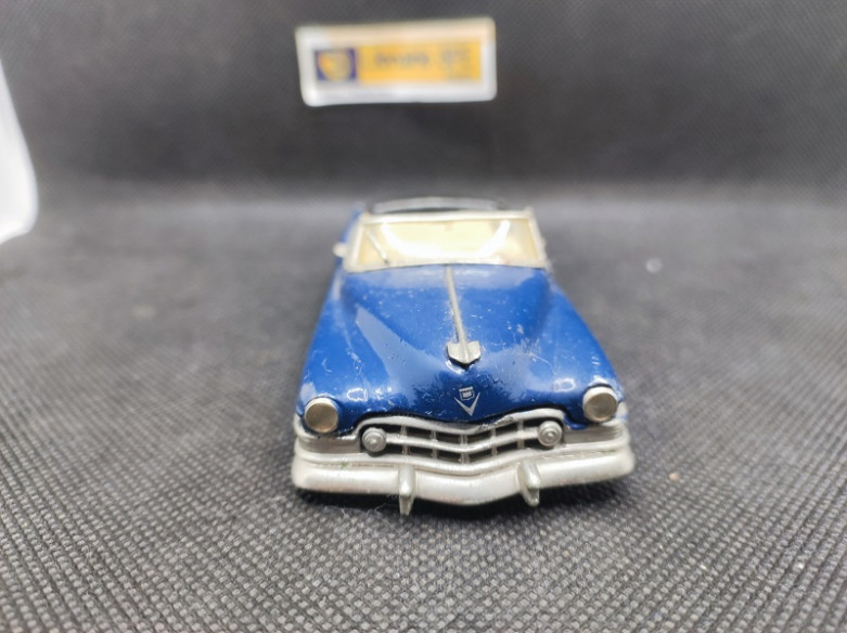 CADILLAC SEDAN COUPEE 1950 - AMR - N° 4 - 1/43 | Cadillac Sedan Coupée de 1950 - 4 |