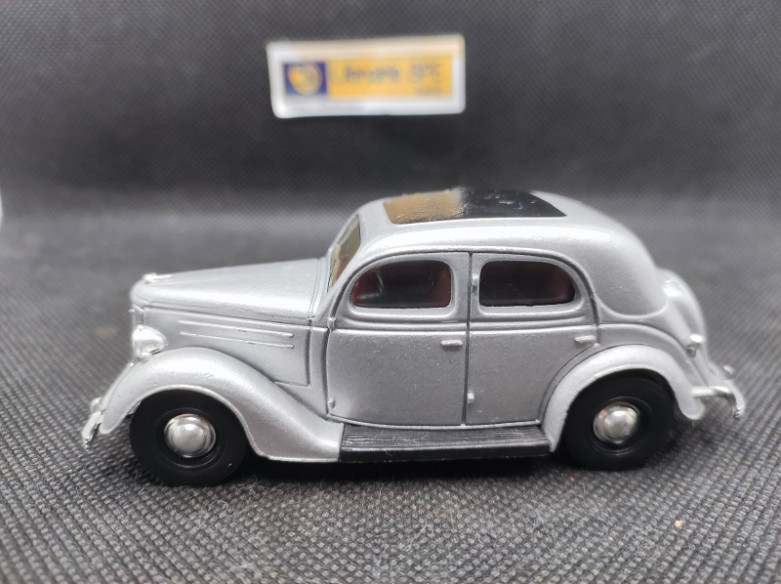 FORD V8 PILOT 1950 - DINKY MATCHBOX - DY 5-8 - 1/43 | Ford V8  Pilot de 1950 - DY 5-8 |