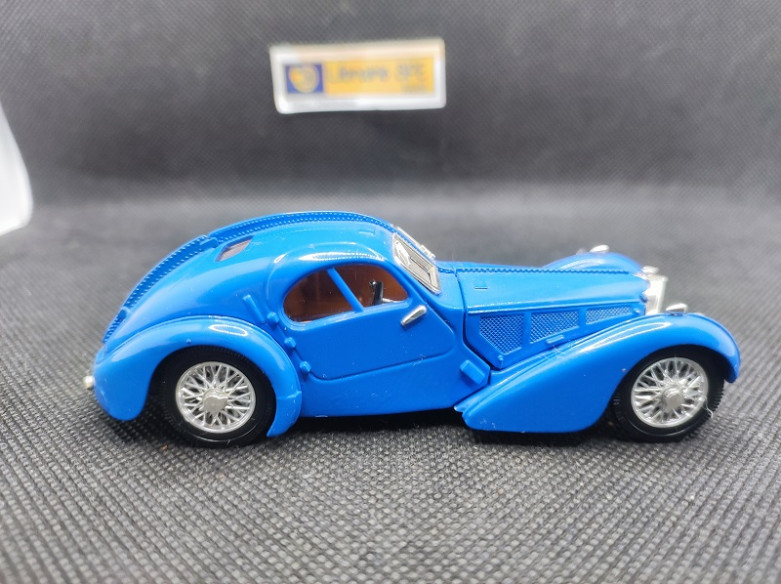 BUGATTI 57 SC ATLANTIC 1938 - RIO - N° 4249 - 1/43 | Bugatti 57 SC Atlantic de 1938 - 4249 |