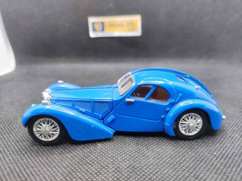 BUGATTI 57 SC ATLANTIC 1938 - RIO - N° 4249 - 1/43 | Bugatti 57 SC Atlantic de 1938 - 4249 |