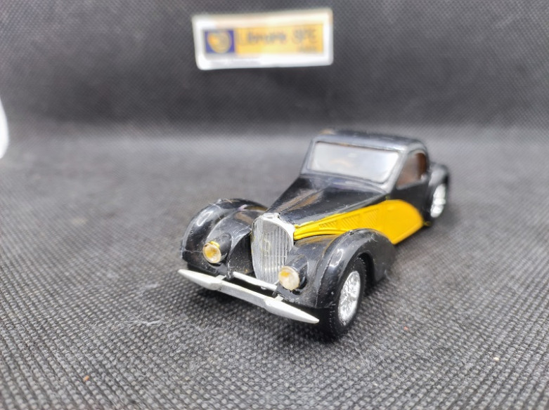BUGATTI 57 S ATALANTE 1939 NOIRE ET JAUNE - SOLIDO - N° 88 - 1/43 | Bugatti 57 S Atalante de 1939 Noire et Jaune - 88 |