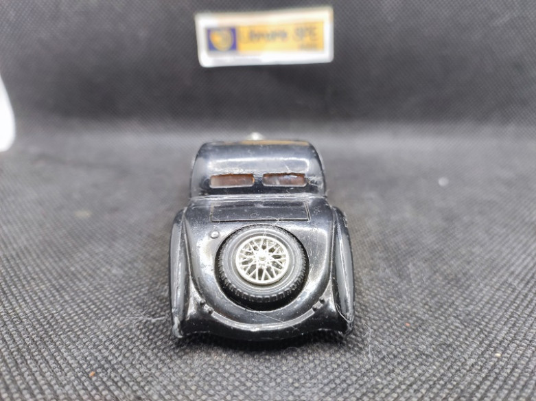 BUGATTI 57 S ATALANTE 1939 NOIRE ET JAUNE - SOLIDO - N° 88 - 1/43 | Bugatti 57 S Atalante de 1939 Noire et Jaune - 88 |