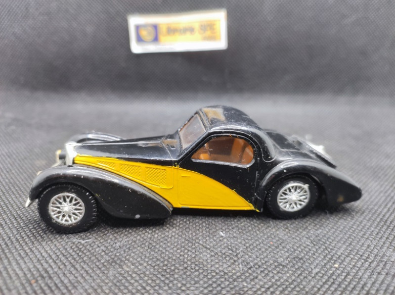 BUGATTI 57 S ATALANTE 1939 NOIRE ET JAUNE - SOLIDO - N° 88 - 1/43 | Bugatti 57 S Atalante de 1939 Noire et Jaune - 88 |