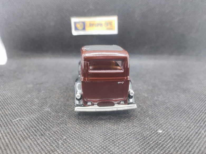 FORD V 8 CUSTOM 1936 - SOLIDO - N° 003 - 1/43 | Ford V8 Custom  de 1936 - 003 |