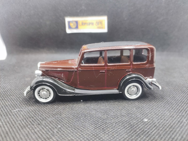 FORD V 8 CUSTOM 1936 - SOLIDO - N° 003 - 1/43 | Ford V8 Custom  de 1936 - 003 |
