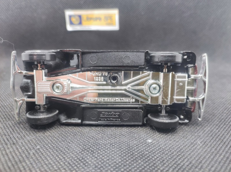 FORD V 8 CUSTOM 1936 - SOLIDO - N° 003 - 1/43 | Ford V8 Custom  de 1936 - 003 |
