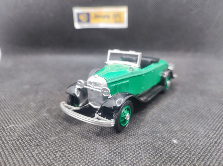 FORD V8 ROADSTER 1932 - ELIGOR - N° 7101 - 1/43 | Ford V8 Roaster de 1932 - 7101 |
