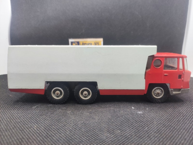 CAMION BERNARD FOURGON FRIGORIFIQUE - SOLIDO - N° 304 - 1/50 | Camion Bernard Charbonneaux Fourgon Frigorifique - 304 |