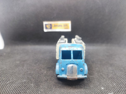 FORD CAMION LAITIER NESTLE - DINKY TOYS FR - N° 25 O - 1/43 | Ford Camion Laitier Nestlé - 25 O | 2