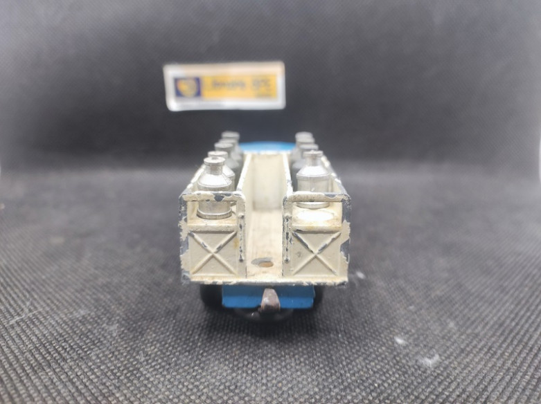 FORD CAMION LAITIER NESTLE - DINKY TOYS FR - N° 25 O - 1/43 | Ford Camion Laitier Nestlé - 25 O |