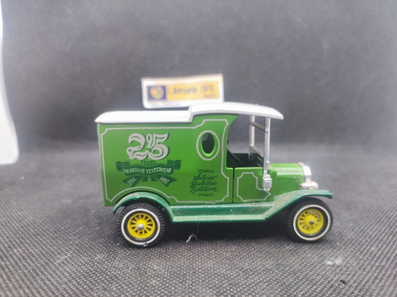 FORD MODEL T "25 YEARDS" 1912 - DINKY MATCHBOX - N° Y 12 - 1/43 | Ford Model T "25 Yeards" de 1912 - Y12 |
