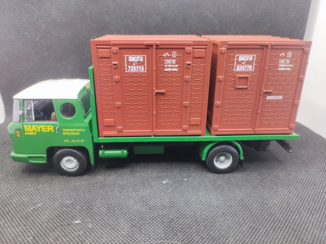CAMION BERNARD 19 DA "TRANSPORTS MAYER" 1961 - IXO - N° 24 - 1/43 | Camion Bernard 19 DA " Mayer" de 1961 - 24 |