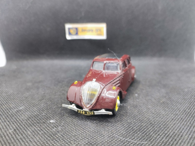 PEUGEOT 402 B 1938 - TECKNOBY - 1/43 | Peugeot 402 B de 1938 |