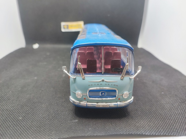 AUTOBUS SETRA S14 1966 "LA PAMPLONESA" - IXO - N° 31 - 1/43 | Autobus Setra S14 "La Pamplonesa" de 1966 - 31 |