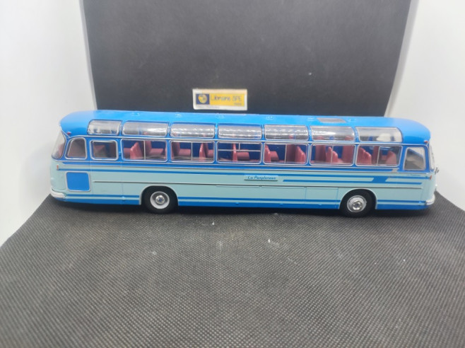 AUTOBUS SETRA S14 1966 "LA PAMPLONESA" - IXO - N° 31 - 1/43 | Autobus Setra S14 "La Pamplonesa" de 1966 - 31 |