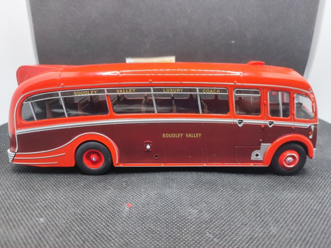 AEC REGAL 3 DORSAL FIN - IXO - N° 16 - 1/43 | AEC Regal 3 Dorsal Fin - 19 |