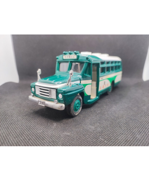 BUS ISUZU BONNET - TOMICA DANDY - N° 035 - 1/43 | Bus Isuzu Bonnet - 035 |