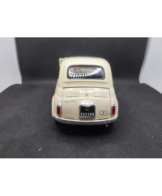 FIAT 500 1960 - SOLIDO - N° 8042 - 1/16 | Fiat 500 de 1960 - 8042 |