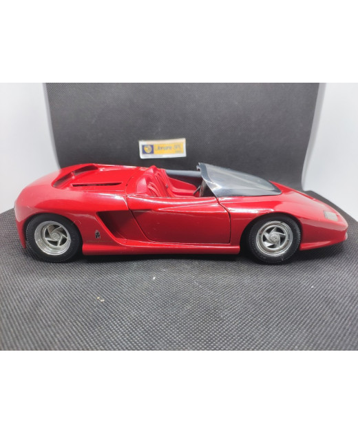 FERRARI MYTHOS "PININFARINA " - REVELL - N° 8806 - 1/18 | Ferrari Mythos "Pininfarina" - 8806 |