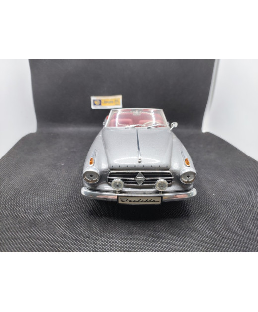 BORGWARD ISABELLA CABRIOLET 1954 - REVELL - N° 8411 - 1/18 | Borgward Isabella Cabriolet de 1954 - 8411 |