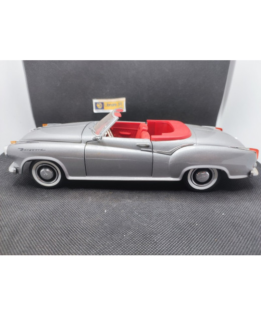 BORGWARD ISABELLA CABRIOLET 1954 - REVELL - N° 8411 - 1/18 | Borgward Isabella Cabriolet de 1954 - 8411 |