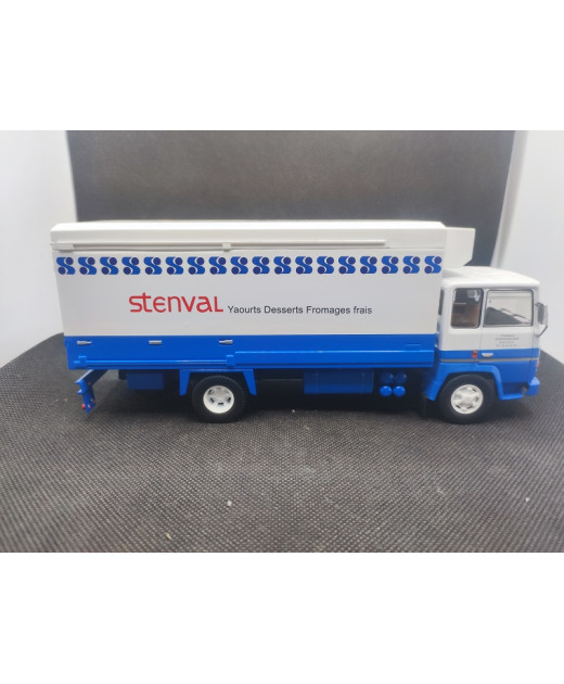 CAMION BERLIET GR 260 "STENVAL FROMAGE FRAIS" 1974 - IXO - N° 22 - 1/43 | Camion Berliet GR 260 "Stenval Fromage Frais" de 19...