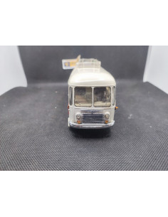 AUTOCAR RENAULT 4190 1950 - MINITRUCKS - N° 74 - 1/50 | Autocar Renault 4190 de 1950 - 74 | 2