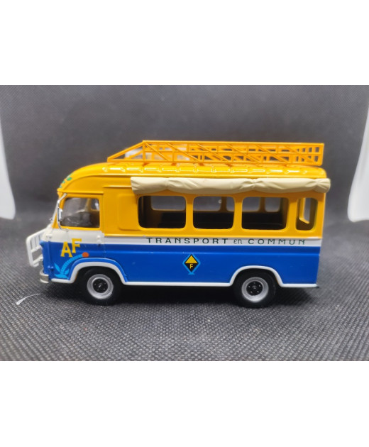 RENAULT GOELETTE TAXI DAKAR 1975 - IXO - N° 81 - 1/43 | Renault Goelette taxi Dakar de 1975 - 81 |