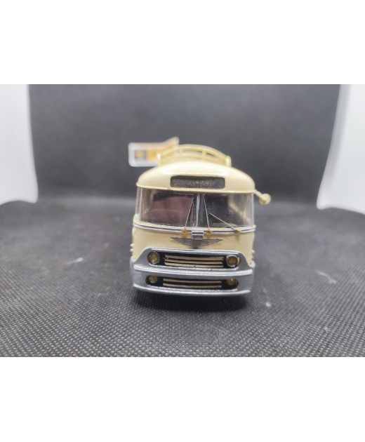 AUTOCAR CHAUSSON AP 52 1958 - MINITRUCKS - N° 152 - 1/50 | Autocar Chausson AP 52 de 1958 - 152 |
