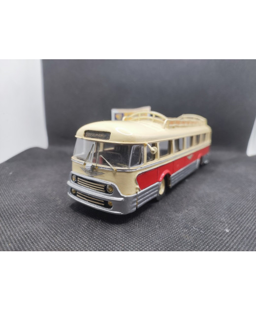AUTOCAR CHAUSSON AP 52 1958 - MINITRUCKS - N° 152 - 1/50 | Autocar Chausson AP 52 de 1958 - 152 |