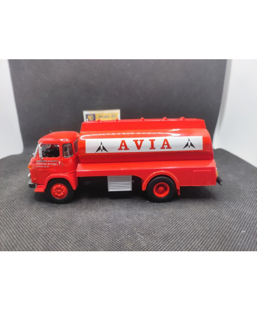 CAMION SAVIEM SM8 CITERNE "AVIA" - IXO - 1/43 | Camion Saviem SM8 Citerne "Avia" |