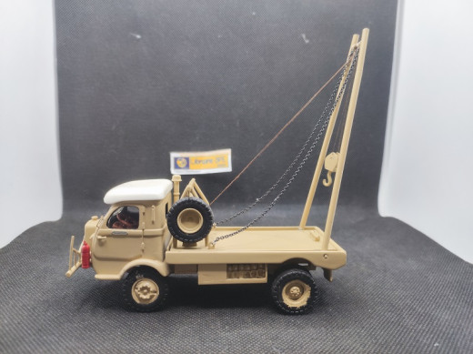 CAMION PANHARD GLB 18 "PETROLIER SAHARIEN" - MINITRUCKS - 1/50 | Camion Berliet GLB 18 "Pétrolier Saharien" |