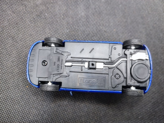 RENAULT CLIO 3 COUPE 2005 - ELIGOR - N° 7711421937 - 1/43 | Renault Clio 3 Coupé de 2005 - 7711421937 |