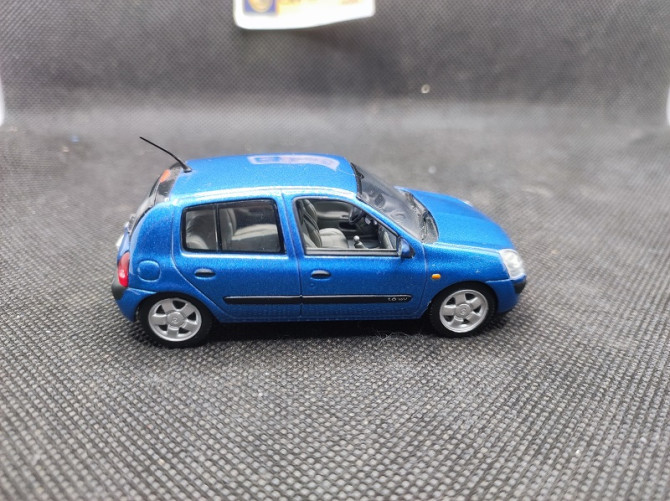 RENAULT CLIO 2 PHASE 2 PRIVILEGE 1.6 16V 2001 - NOREV - N° 517503 - 1/43 | Renault Clio 2 Phase 2 Privilège 1.6 16V de 2001 -...