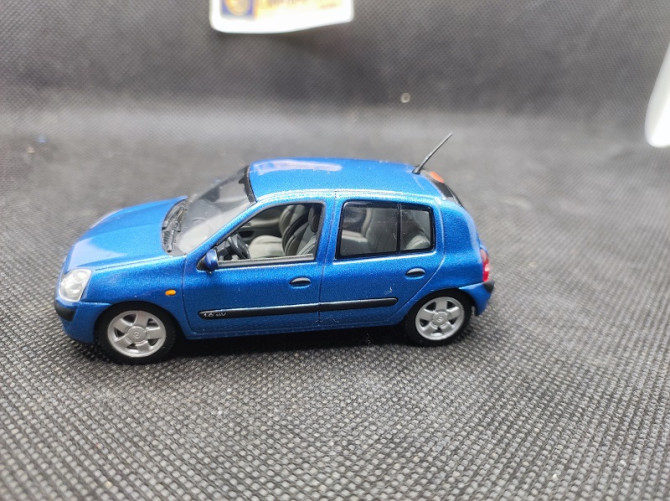 RENAULT CLIO 2 PHASE 2 PRIVILEGE 1.6 16V 2001 - NOREV - N° 517503 - 1/43 | Renault Clio 2 Phase 2 Privilège 1.6 16V de 2001 -...