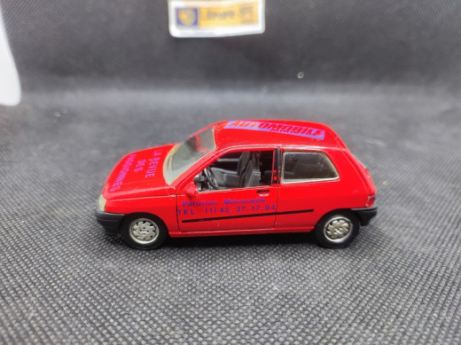 RENAULT CLIO "L'AUTOMOBILE MINIATURE" 1990 - SOLIDO - N° 1519 - 1/43 | Renault Clio " L'automobile Miniature " de 1990 - 1519 |