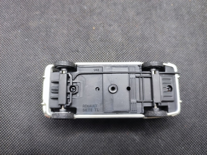 RENAULT R 7 SIETE TL 1975 - IXO - N° 62 - 1/43 | Renault R 7 Siete TL de 1975 - 62 |