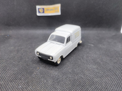 RENAULT 4L FOURGONNETTE "MINIS" - SOLIDO - N° 42 - 1/43 | Renault 4L fourgonnette "Minis" - 42 |
