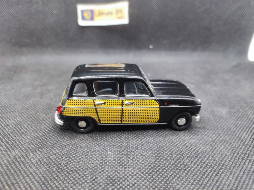 RENAULT 4L PARISIENNE 1964 - NOSTALGIE - N° 3 - 1/43 | Renault 4L Parisienne de 1964 - 3 |