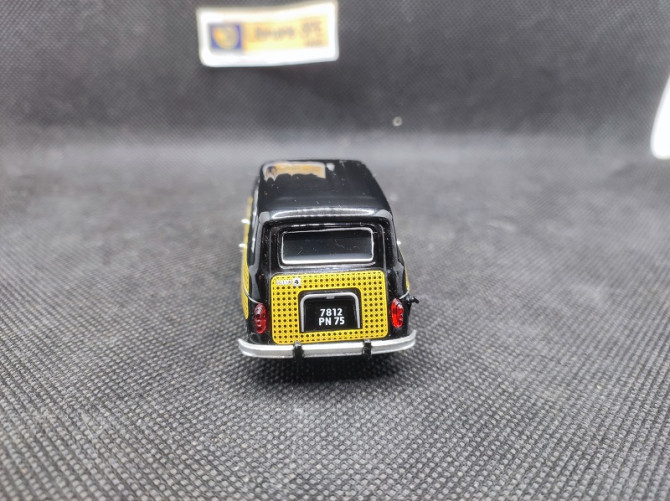 RENAULT 4L PARISIENNE 1964 - NOSTALGIE - N° 3 - 1/43 | Renault 4L Parisienne de 1964 - 3 |