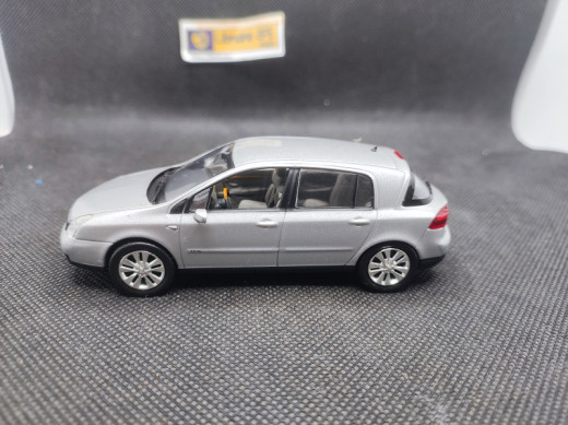 RENAULT VEL SATIS 3.5 V6 2005 - NOREV - N° 7711237307 - 1/43 | Renault Vel Satis 3.5 V6 de 2005 - 7711237307 |
