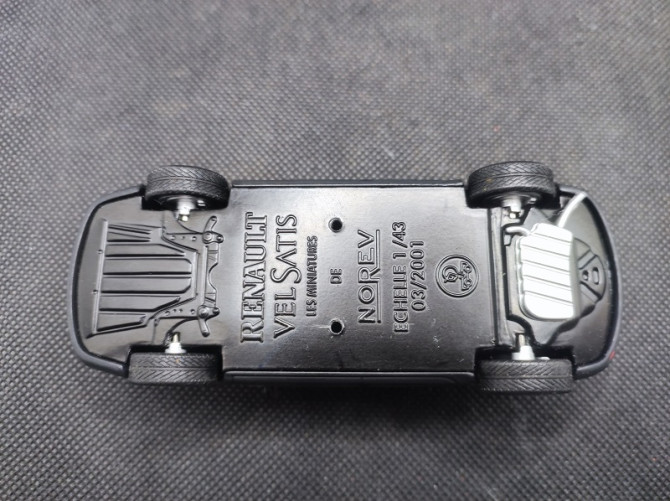 RENAULT VEL SATIS 3.5 INITIALE 2001 - NOREV - N° 518302 - 1/43 | Renault Vel Satis 3.5 Initiale de 2001 - 518302 |