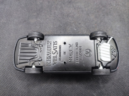 RENAULT VEL SATIS 3.5 INITIALE 2001 - NOREV - N° 518302 - 1/43 | Renault Vel Satis 3.5 Initiale de 2001 - 518302 |
