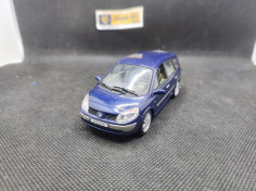 RENAULT GRAND SCENIC 2 2004 - UNIVERSAL HOBBIES - N° 7711225838 - 1/43 | Renault Grand Scénic 2 de 2004 - 7711225838 |