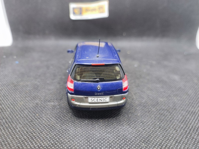 RENAULT GRAND SCENIC 2 2004 - UNIVERSAL HOBBIES - N° 7711225838 - 1/43 | Renault Grand Scénic 2 de 2004 - 7711225838 |