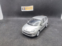 RENAULT GRAND SCENIC 3 2009 - SCHUCO - N° 426832 - 1/43 | Renault Grand Scenic 3 de 2009 - 426832 |